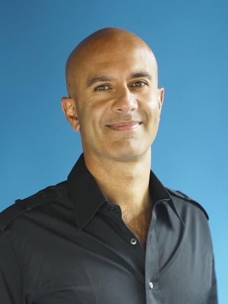 Post The 67 top motivational speakers in the world for 2021 on Speakers Associates Robin Sharma - the world's #9 motivational speaker