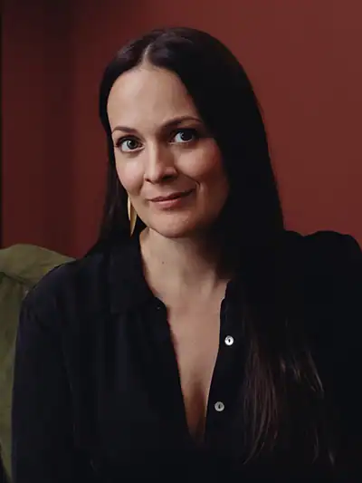Nathalie Nahai, consumer psychologist and author of Webs of Influence - AI keynote speaker