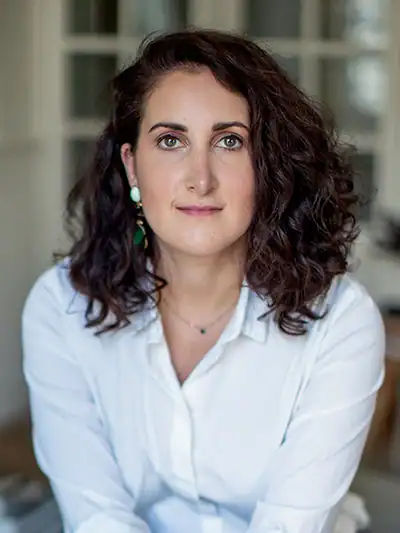 Rahaf Harfoush, Executive Director of the Red Thread Institute and member of the UN Secretary-General's High-Level Advisory Body on AI - AI keynote speaker