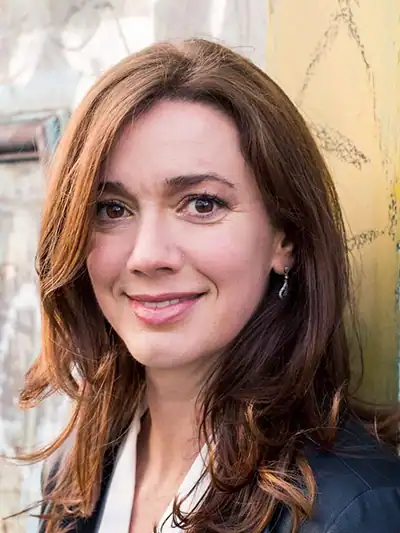 Stephanie Hare, author of Technology Is Not Neutral and Alistair Horne Visiting Fellow at St Antony's College, Oxford - AI keynote speaker