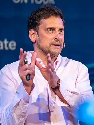 Post Who Helps Exec Teams Perform Under Sustained Pressure? on Speakers Associates Jamil Qureshi, performance psychologist to five Ryder Cup captains and author of The Mind Coach - self-leadership speaker