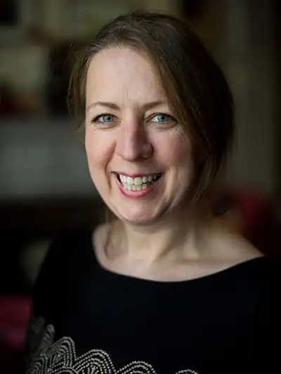 Post Who Helps Exec Teams Perform Under Sustained Pressure? on Speakers Associates Libby Jackson OBE, former ISS Columbus Flight Director and Head of Space at the Science Museum - self-leadership speaker