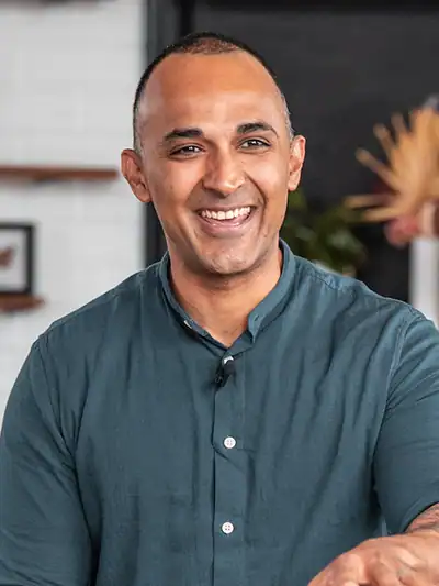 Post Who Helps Exec Teams Perform Under Sustained Pressure? on Speakers Associates Shil Shanghavi, LinkedIn Top Voice for Public Speaking and founder of SpeakerLab - self-leadership speaker
